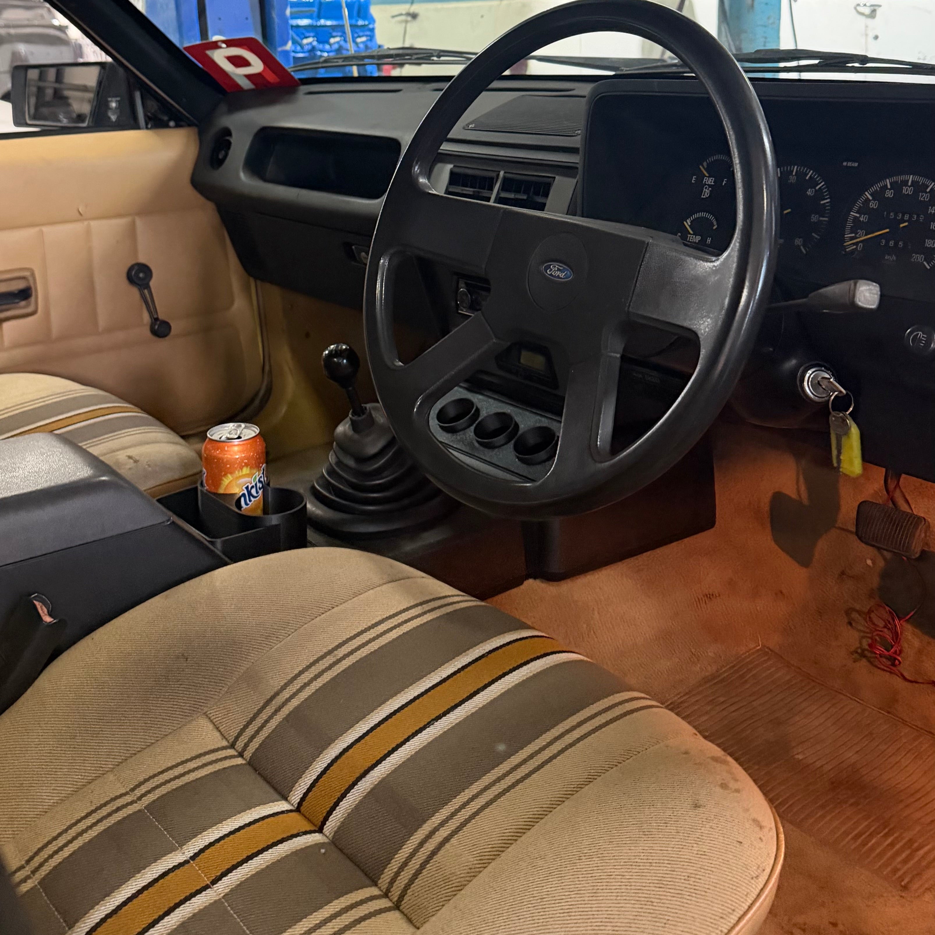 XD XE Falcon Fairmont Cup Holders