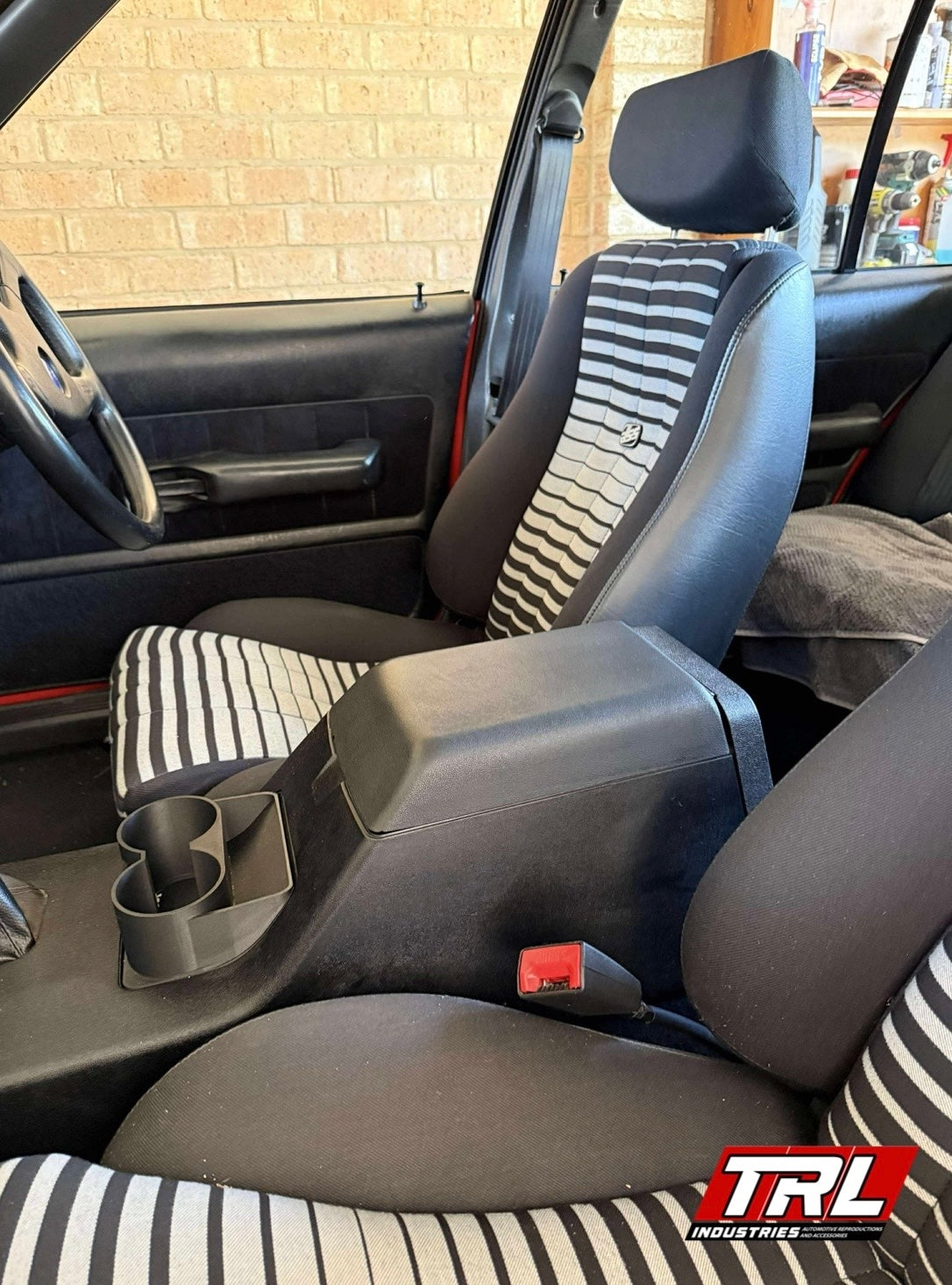 XD XE Falcon Fairmont Cup Holders