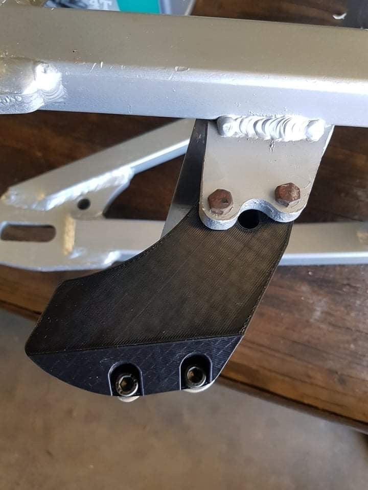1980/81 YZ125 Chain Guide image 1