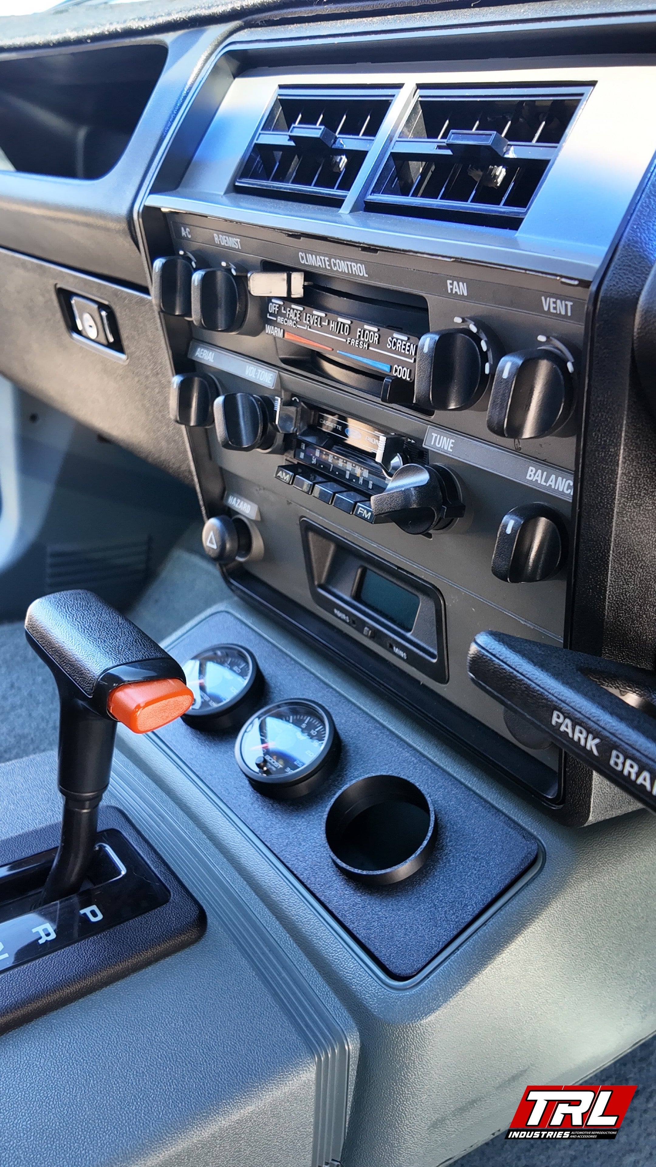 XD XE Falcon Fairmont Triple Gauge Holder